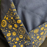 A close up of the sleeves pattern